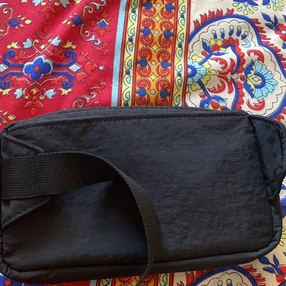 Black bag - Picture 3 of 3